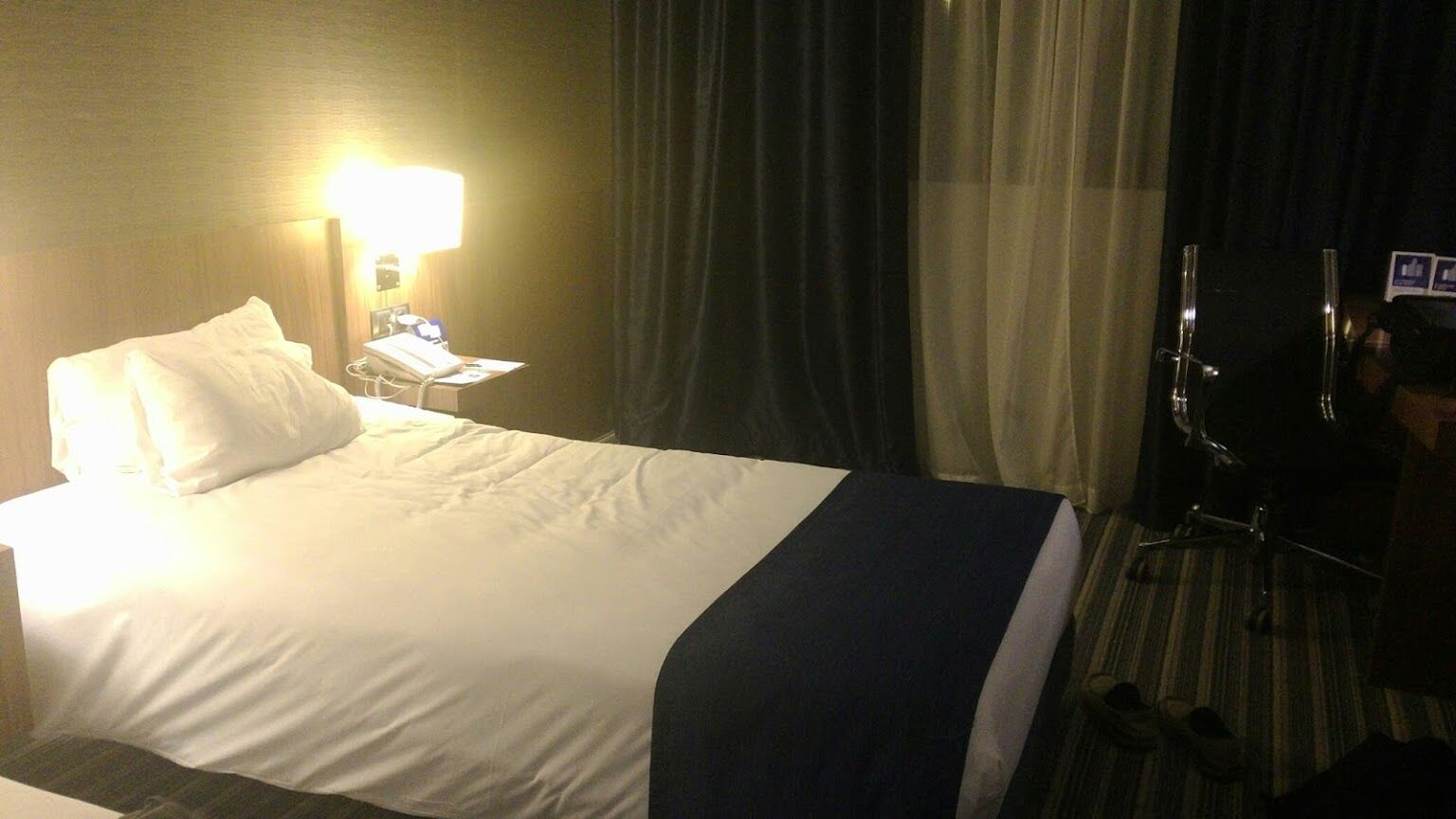 Holiday Inn Express Bilbao Airport By Ihg Derio Exteriör bild